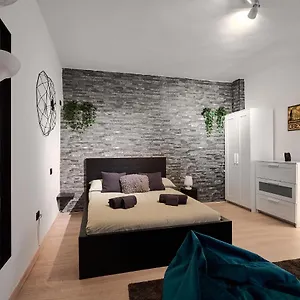 Xenia - Nuovo In Zona Tranquilla Appartamento